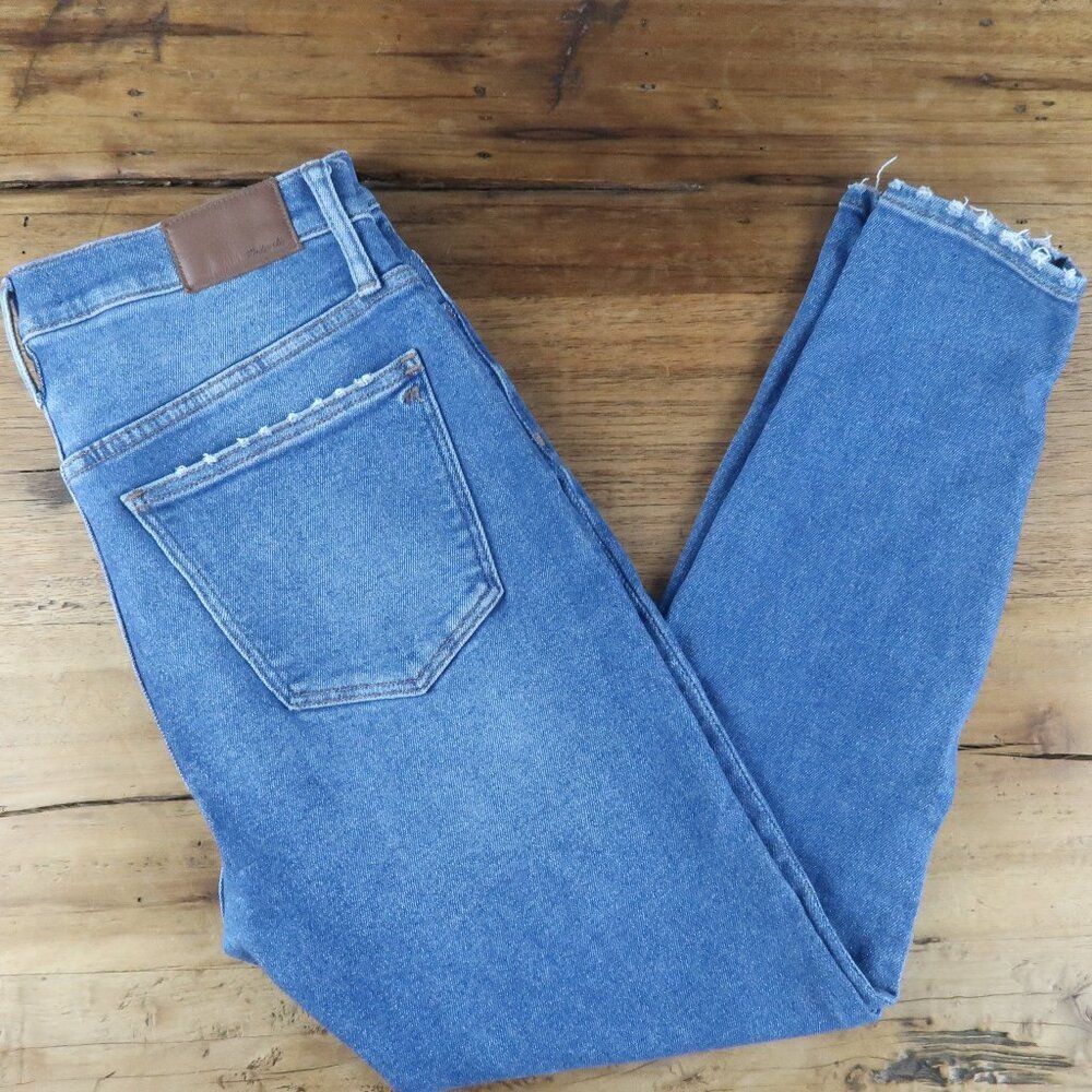 MADEWELL 9" HIGH RISE SKINNY BLUE DENIM JEANS WITH DISTRESSED EDGES SIZE 31